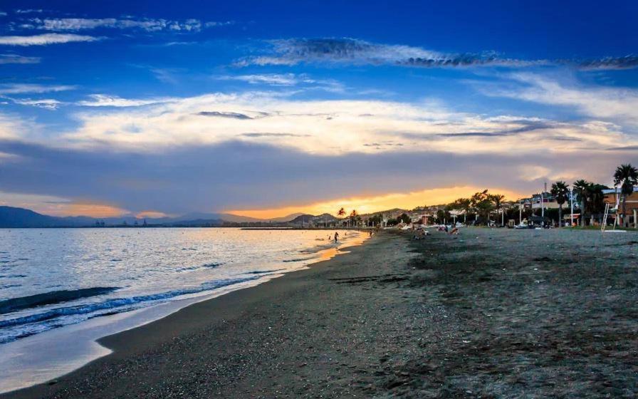 Apartamento En Malaga Este Zewnętrze zdjęcie